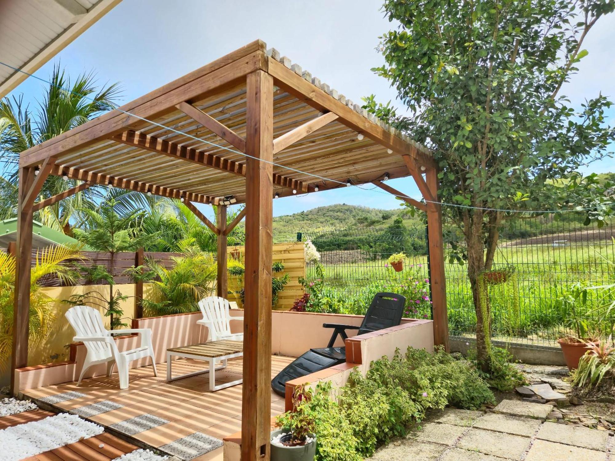 Maison Charmante A Sainte-Anne Avec Jardin Et Pergola En Bois. Buitenkant foto